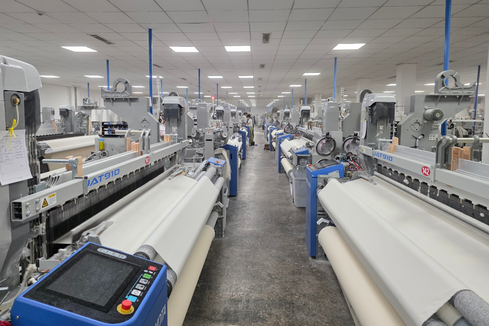 3.5寸交互终端上线丰田910喷气织机生产线